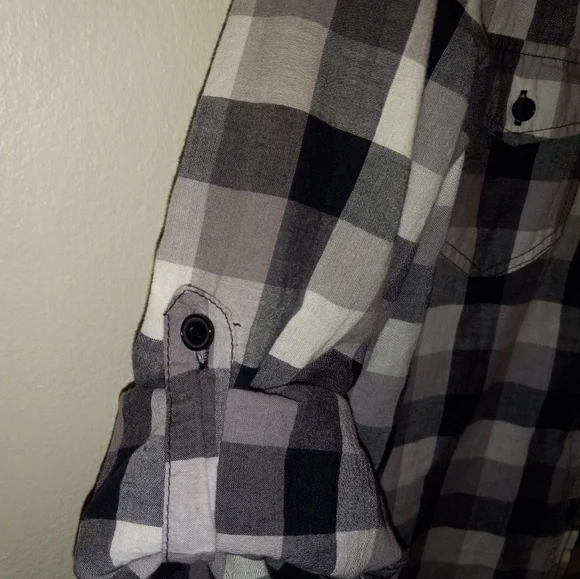 Forever 21 Plaid Button Down Shirt - Picture 4 of 5